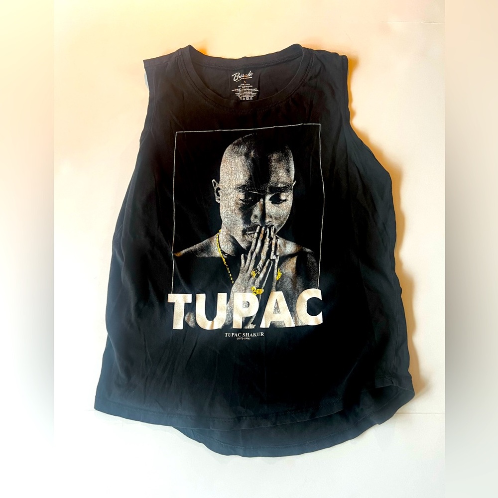 Tupac muscle tank size small